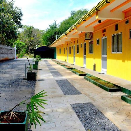 Sri Mayura Holiday Resort Kataragama Exterior foto