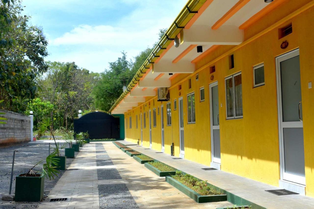 Sri Mayura Holiday Resort Kataragama Exterior foto