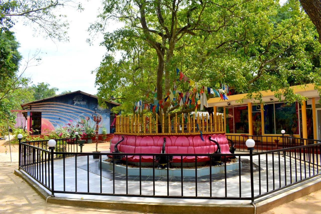 Sri Mayura Holiday Resort Kataragama Exterior foto